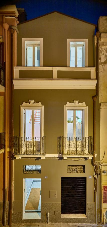 Апартаменты Right House - Indipendent In Characteristic Marina District Кальяри Экстерьер фото